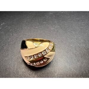 Vintage enameled gold plated costume ring size 6.5